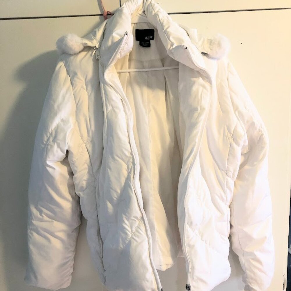 Girls white puffy coat